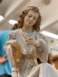 Reštaurovanie hlavného oltára sv. Michala v obci Turie