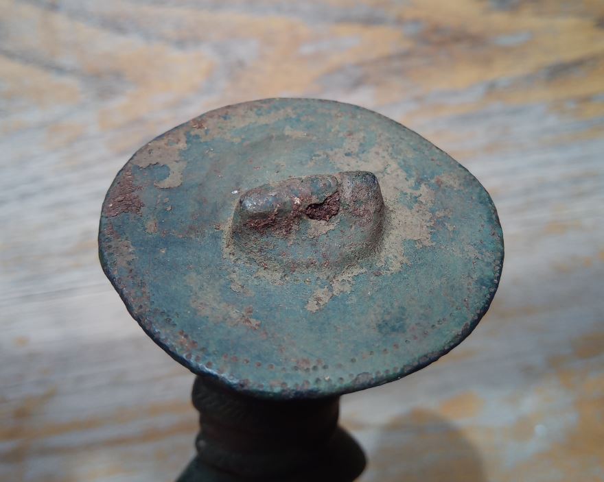 Detail na výzdobu rukoväte meča (foto: M. Furman)